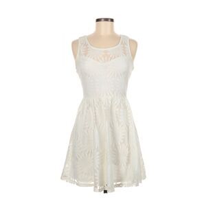 New WANT AND NEED Sz M Ivory Lace Daisies Graduation Easter Soft Girly Coquette